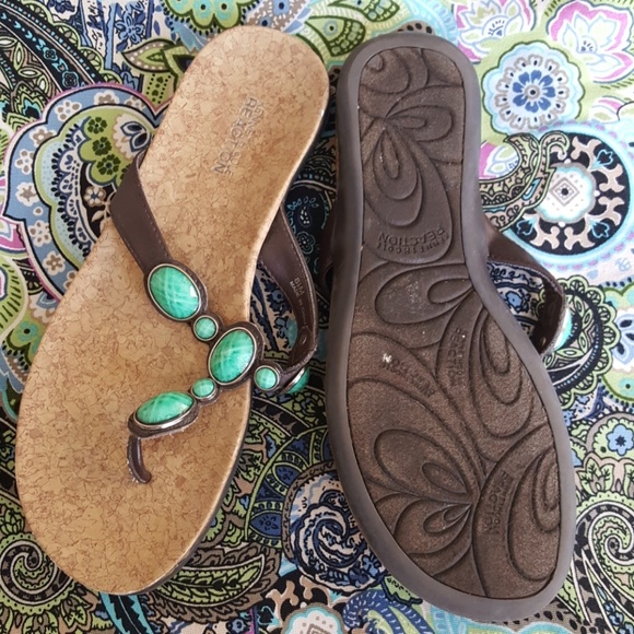 Kenneth Cole reaction brown turquoise tong sandals - Picture 3 of 4